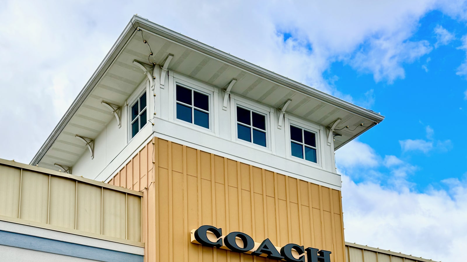 Coach outlet mall store exterior.